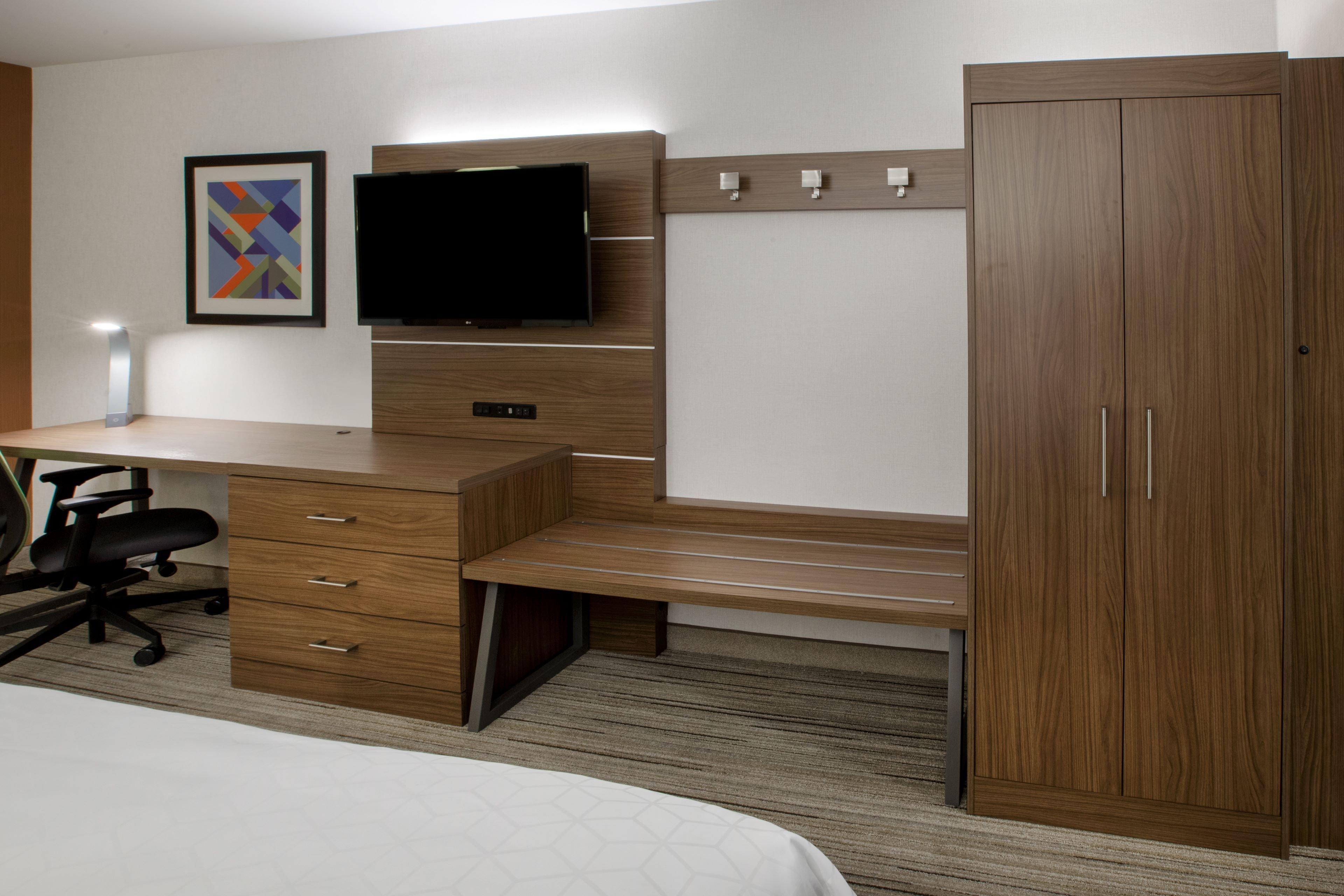 Holiday Inn Express & Suites - Oklahoma City Airport By Ihg Exterior photo
